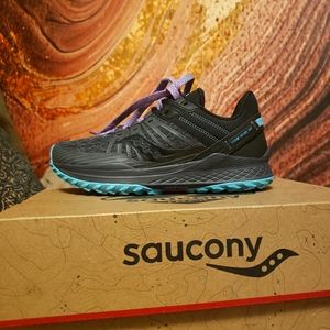 Never worn Saucony mad river 2. Color:charcoal/marine. Size 6.5!!!!